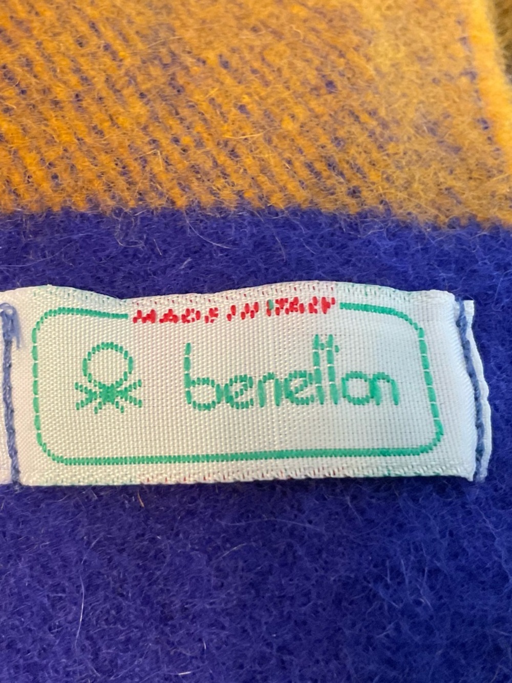 VINTAGE United Colors of Benetton Women’s Winter Scarf - Picture 5 of 10